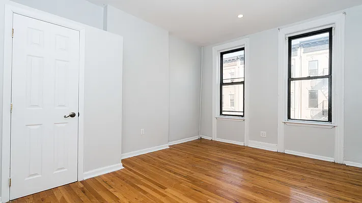 Rented by Nooklyn NYC LLC | media 21