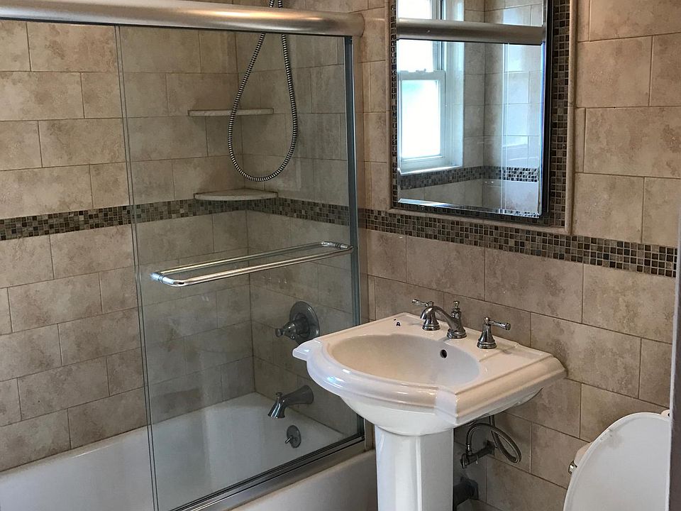 2nd image of 2865 Middletown Rd #2