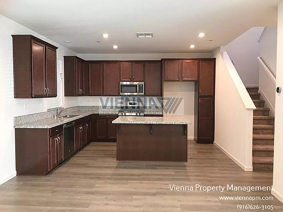 3rd image of 1064 Knox Way
