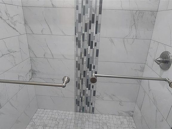 4th image of 546 Orange Dr APT 13