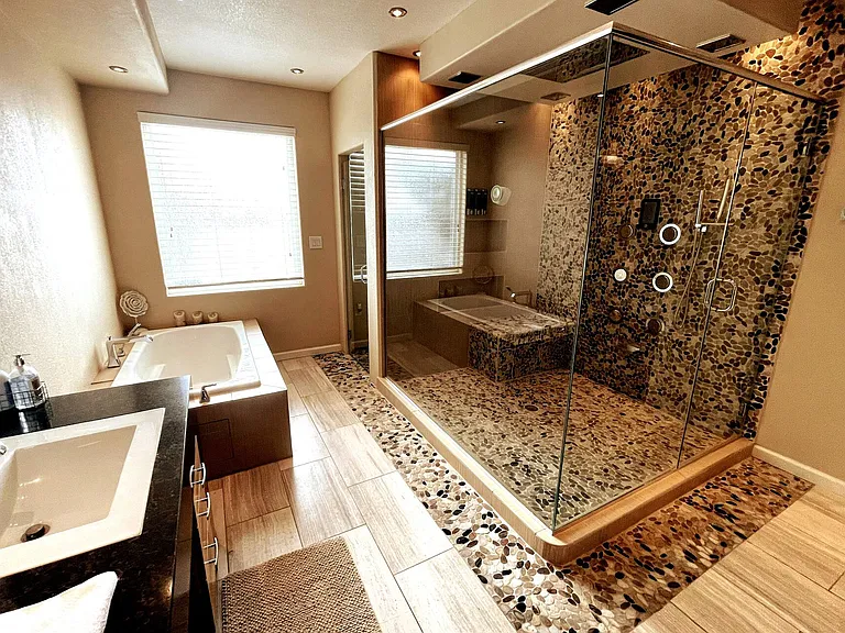 Master's Bathroom