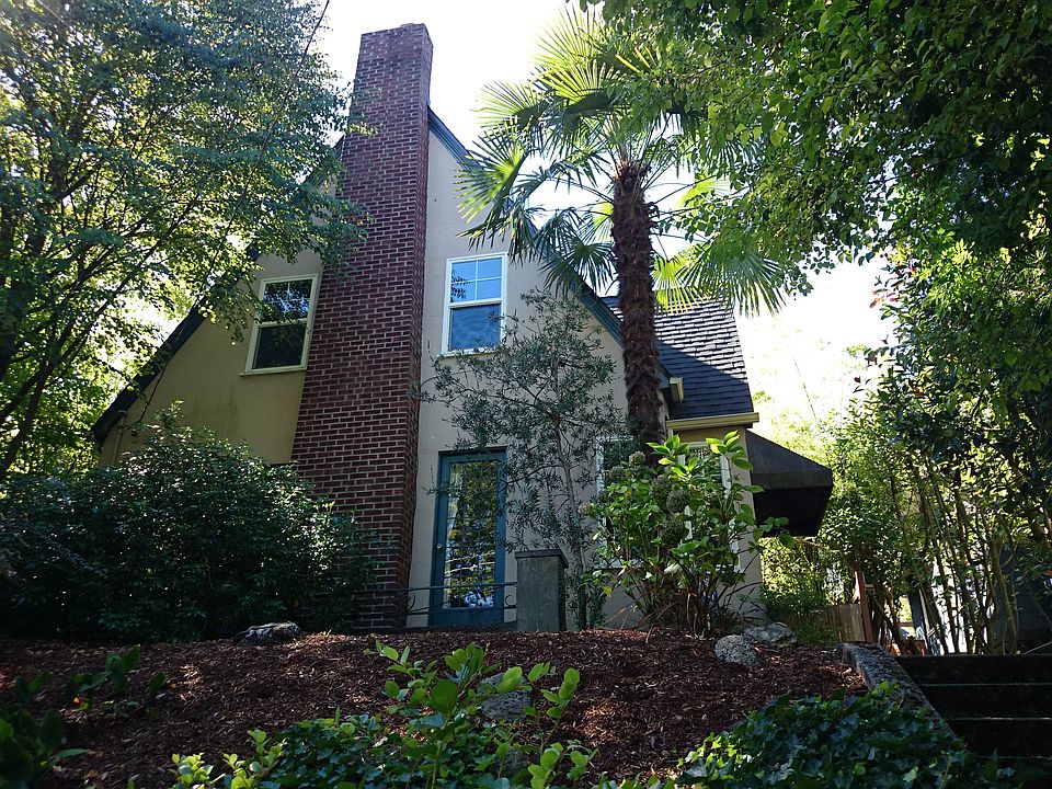 2nd image of 5215 36th Ave NE