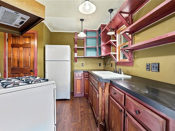 4th image of 13443 Whispering Oaks Ln