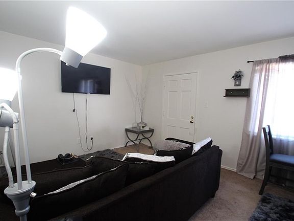 2nd image of 237 E 235th St #135