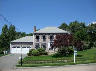 48 Ledgeview Dr, Norwood, MA 02062