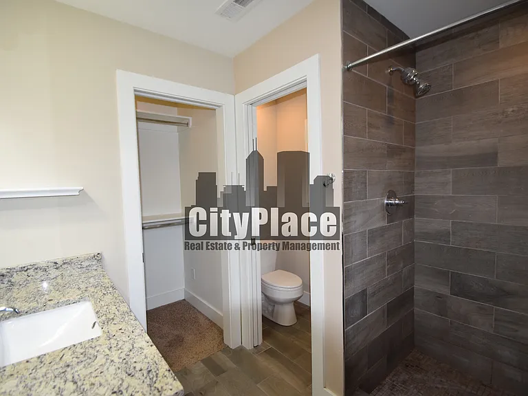 1223 E New York St — Photo 23