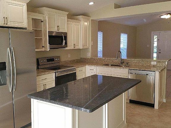 3rd image of 11552 Crestlake Village Dr