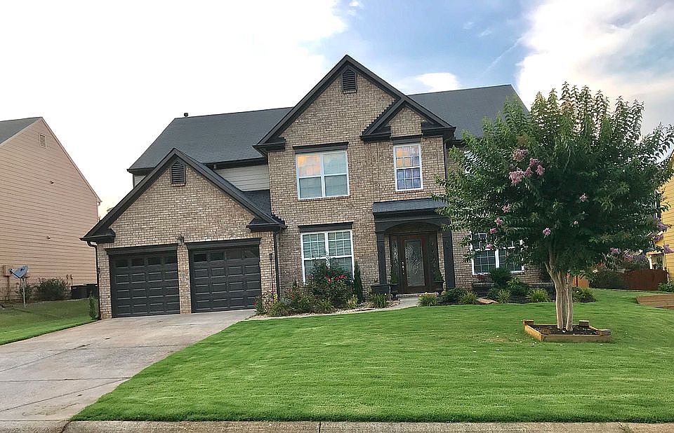 2nd image of 405 Acorn Dr