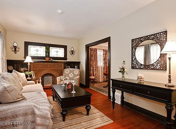 2nd image of 6722 W Diversey Ave