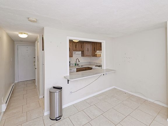 3rd image of 608 Boston Post Rd E APT 21