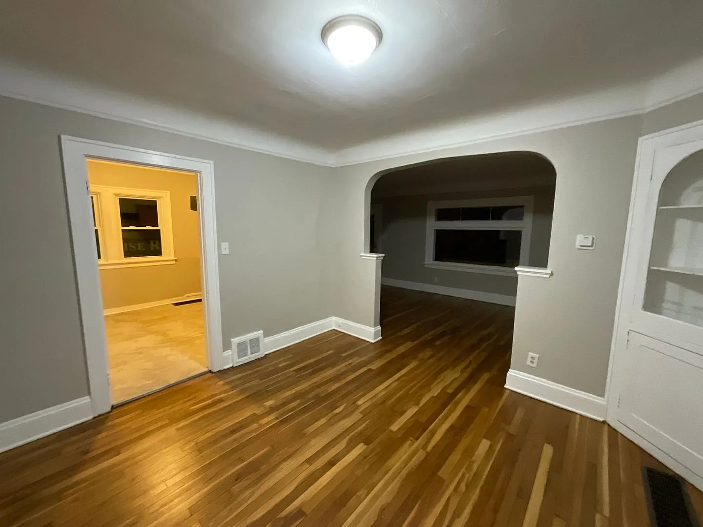 4384 East 136th Street — Photo 4