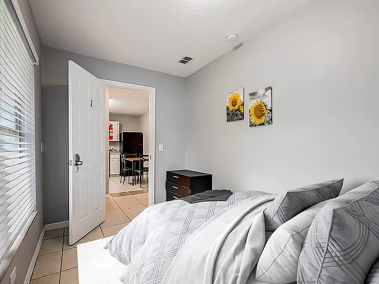 Disclaimer: This photo has been virtually staged. Not all furnishings seen will be included. Please view the virtual tour.