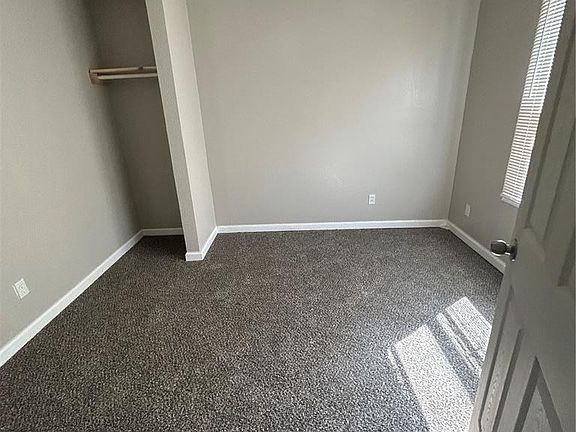 3rd image of 6 Baldwin Ln