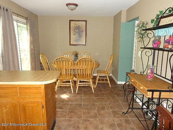3rd image of 477 Rose Ct