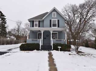 48 N 12th Ave, St Charles, IL 60174