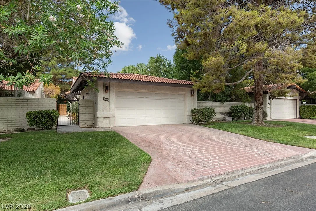 3 bed, 2.0 bath, 1698 sqft, $2,499 — Photo 1