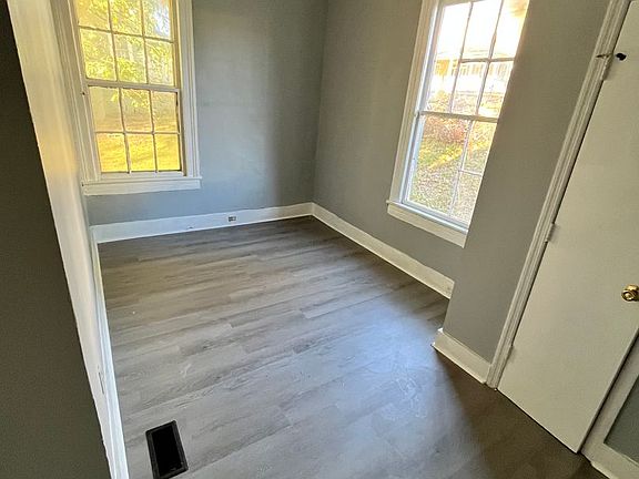 5th image of 1370 Glover St