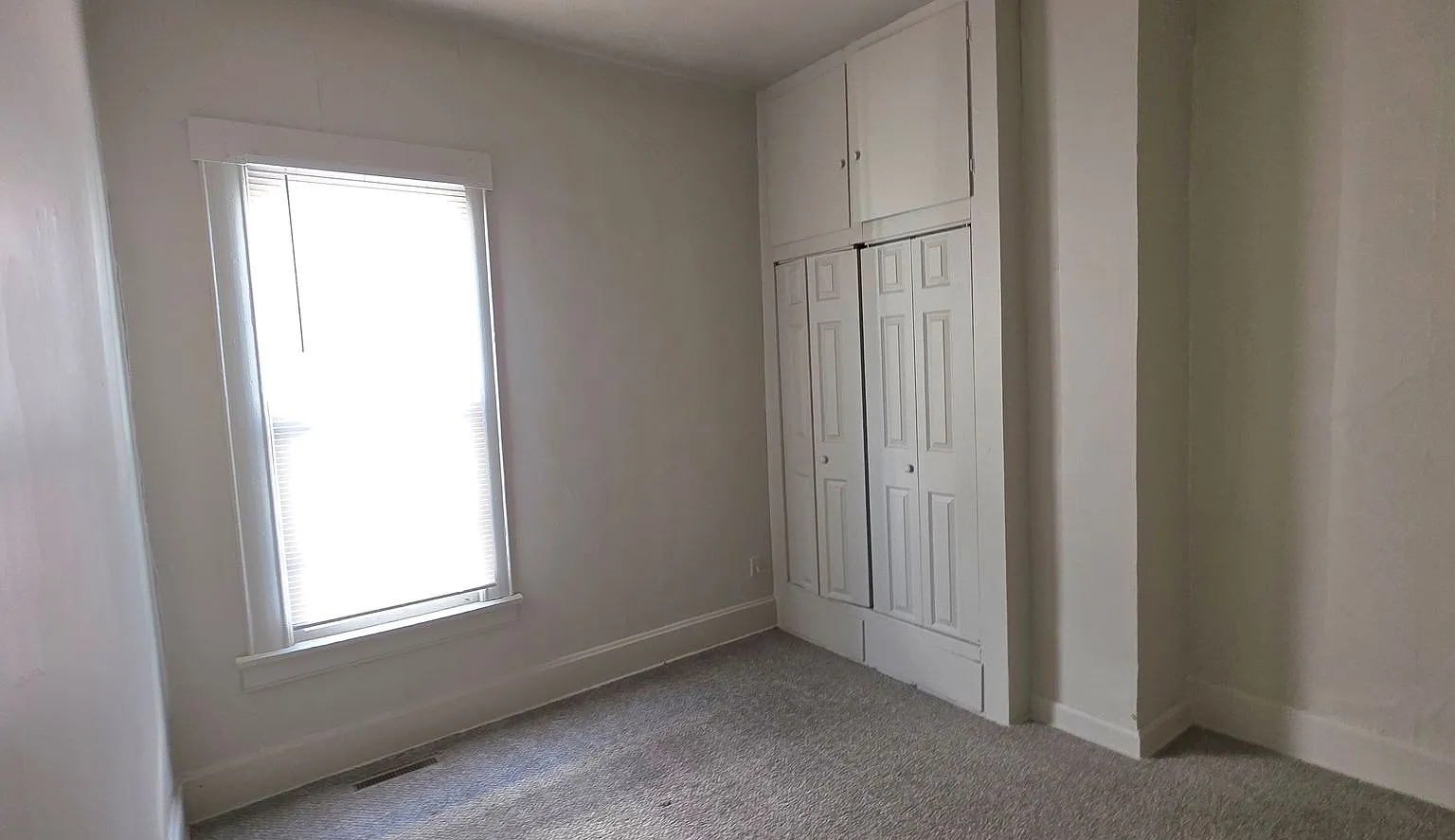 Charming Bungalow 3 Bedroom 1 Bath $895 — Photo 3