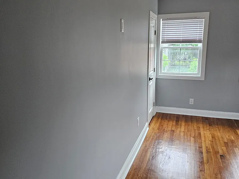 1010 48th St NE — Photo 15