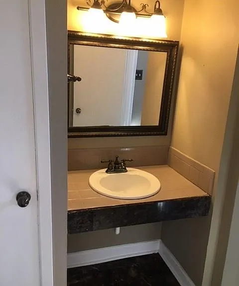 561 E State St #2 — Photo 30