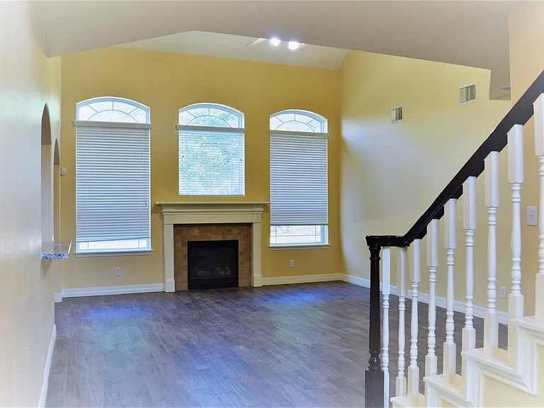 6210 Marble Hollow Ln — Photo 5