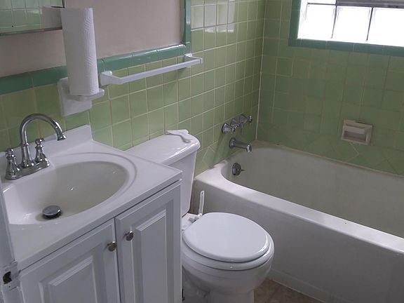 4th image of 8512 Orchard Ave