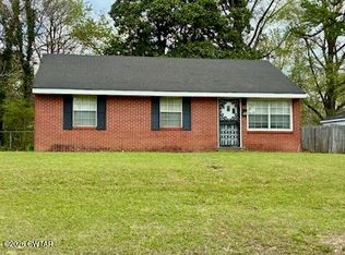 30 Carruthers Dr, Jackson, TN 38301
