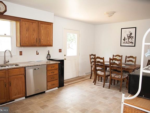 3rd image of 4170 Jasmine Pl