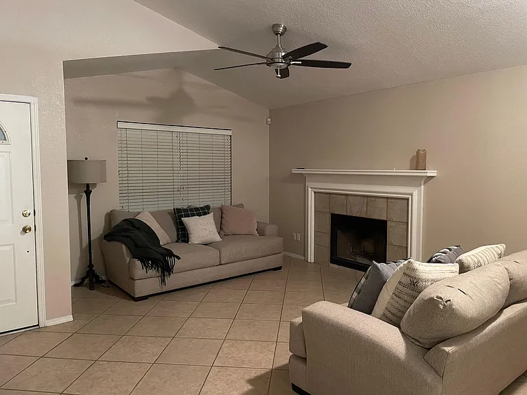 11868 Oak Crossing Dr — Photo 9