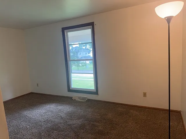418 Beloit St #5 — Photo 7