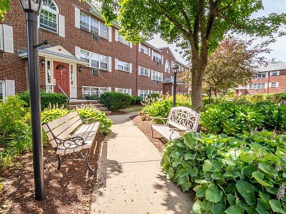 5th image of 5 Cass St APT 12