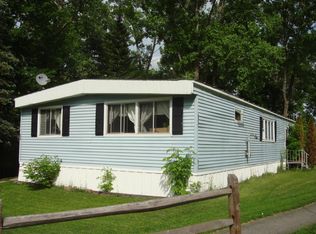 23 Lakewood Dr, Pittsfield, MA 01201