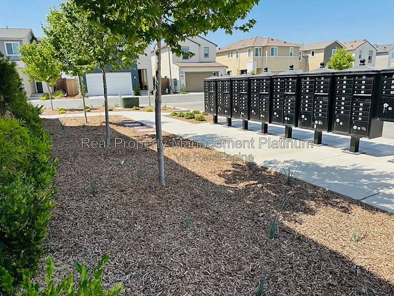 616 Ophelia Ave — Photo 49