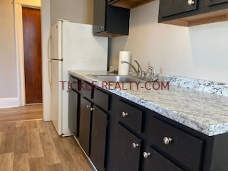 820 E. Main St — Photo 3