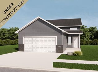 6736 Selkirk Dr S, Fargo, ND 58104