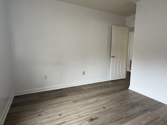 5th image of 216 Zack Cir #B
