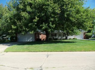 5660 Colony Dr N, Saginaw, MI