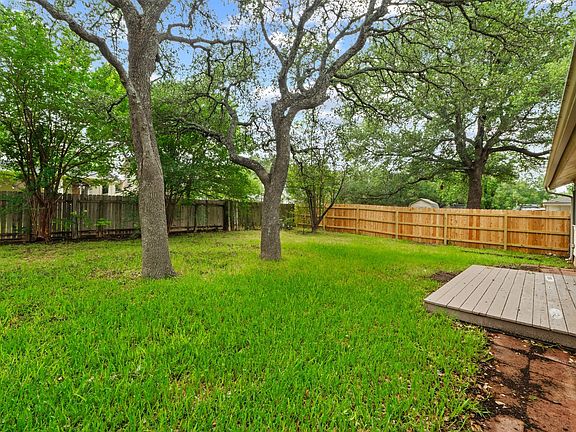 3rd image of 3509 Monument Dr