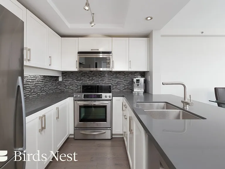 1008 Beach Ave #503 — Photo 1