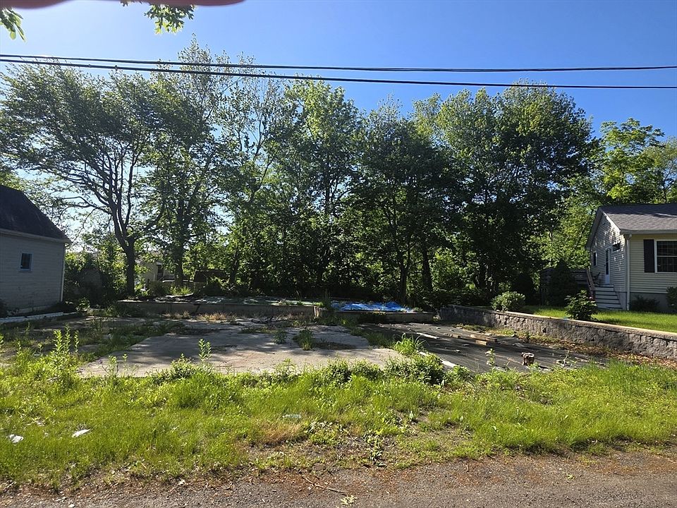 2nd image of 7 Hanson Ct