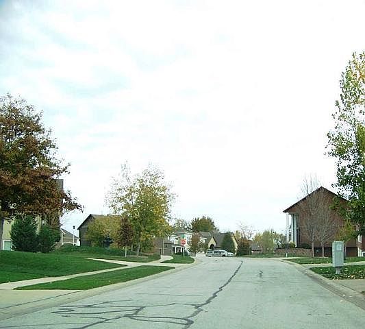 2nd image of 5821 Millbrook St