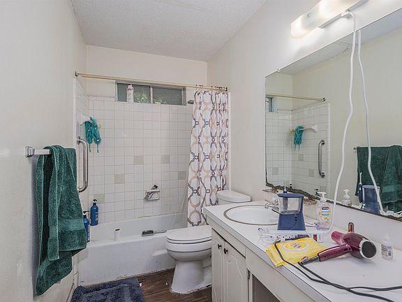 5th image of 39 Lake Dr