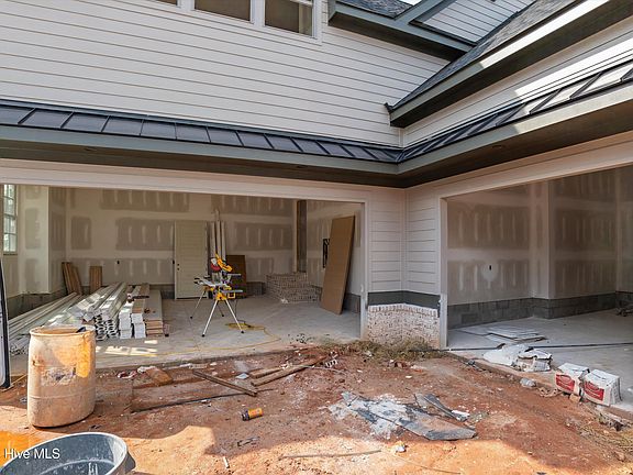 3rd image of 3130 Carillon Way
