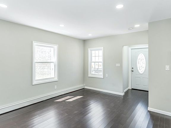 4th image of 15617 96th St