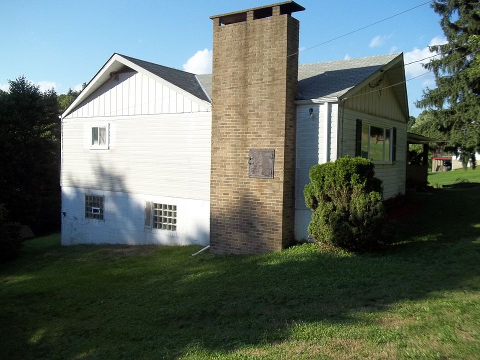 one story+three bedrooms+partially finished basements