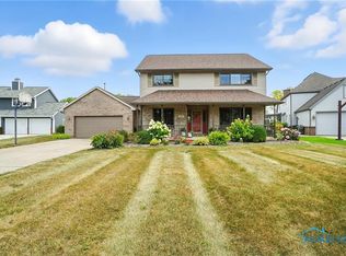 1616 Oakwood Ct, Bowling Green, OH 43402