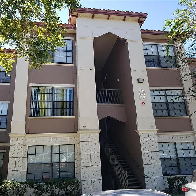 1 bed, 1.0 bath, 641 sqft, $1,195 — Photo 1