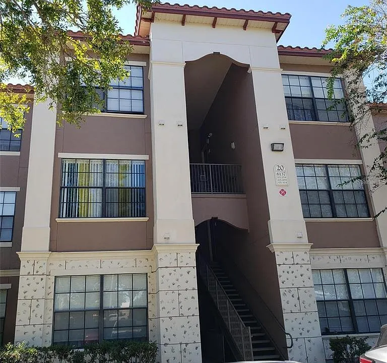 202 E South St #5049