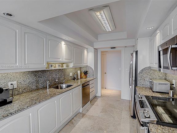 5th image of 7000 Island Blvd APT 2806