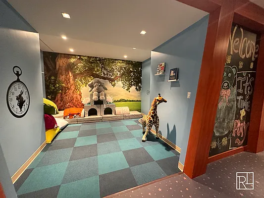 Rented by Compass | media 53